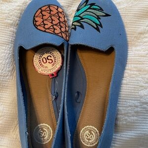 So Women's Blue Pineapple Embroidered Flats